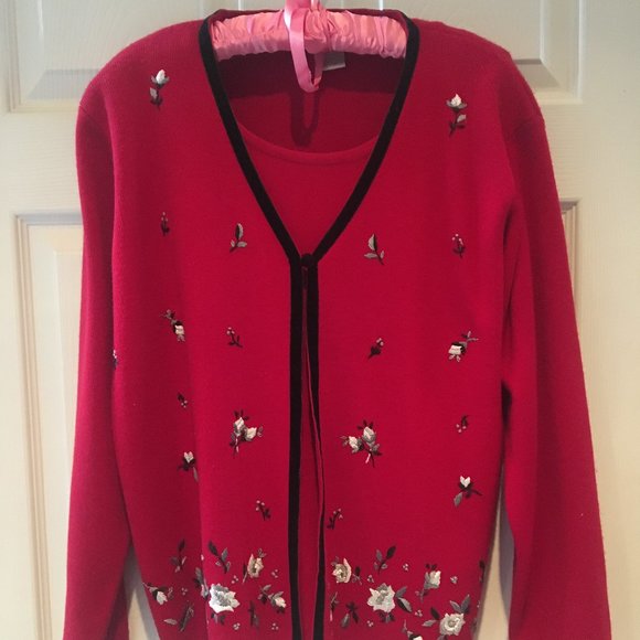 DRESSBARN LADIES RED 2 PIECE FAUX TOP & FLORAL EMBROIDERED SWEATER SET - SIZE L - Picture 1 of 5